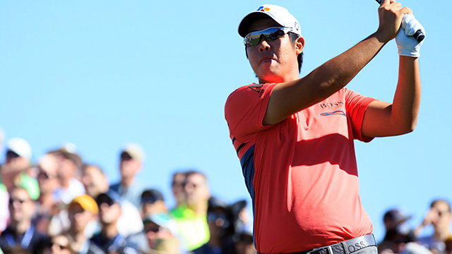Byeong Hun An takes lead at Phoenix Open in front of record crowd