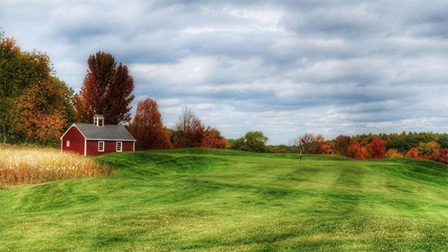 What is the best part about golf in the fall?