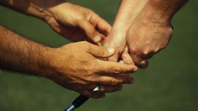 Want to give your favorite golfer a great gift? Follow some expert advice