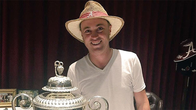WATCH: Justin Thomas honored at Alabama game with Wanamaker Trophy
