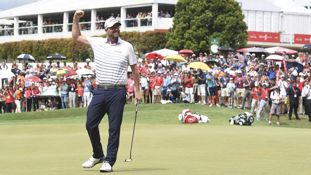 Marc Leishman wins the CIMB Classic by five strokes