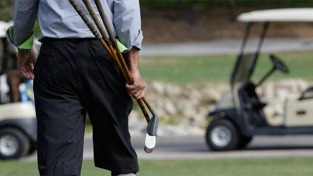 A former actor is playing the World Amateur Handicap with 100-year-old clubs