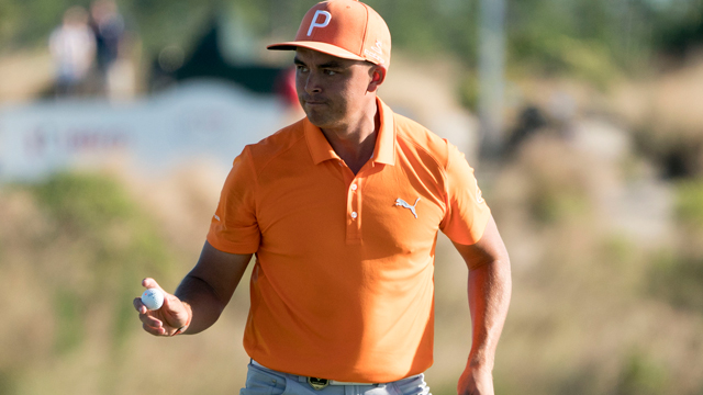 Rickie Fowler steals a par at the Masters with 66-foot putt