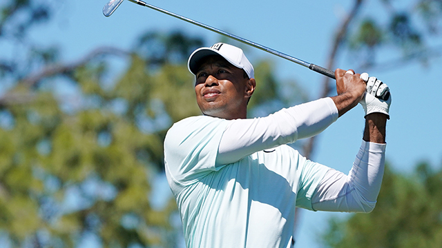 Tiger Woods carries momentum into weekend at Valspar, two shots off leader Corey Conners 