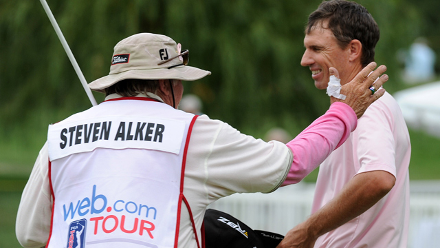 Alker leads Utah Championship with 61 in third round before play halted