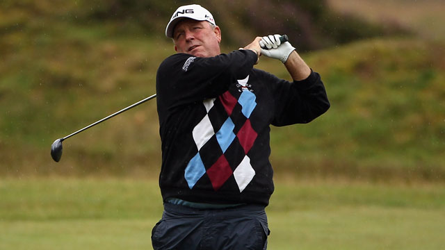 Calcavecchia shares lead after rainy first round at Senior British Open