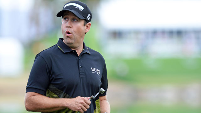Erik Compton makes cut at Masters, then discovers his wife on crutches