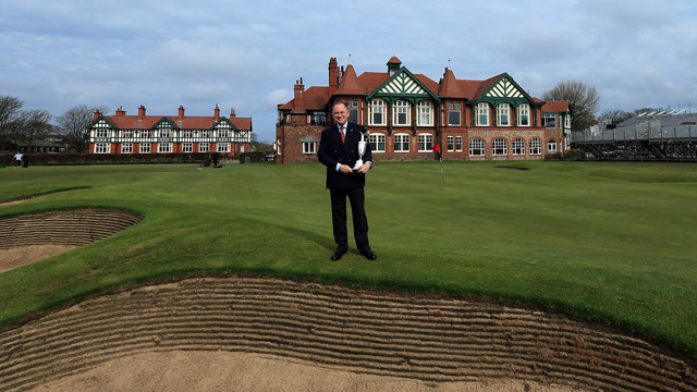 R&A to allow mobile devices at 2012 British Open, Lytham lengthened