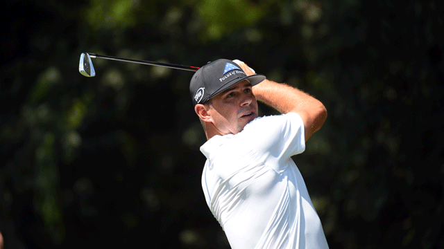 Woodland, Hoffman shoot 64 for share of QBE Shootout lead
