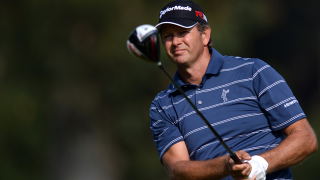 Goosen holds on to one-shot lead at Riviera