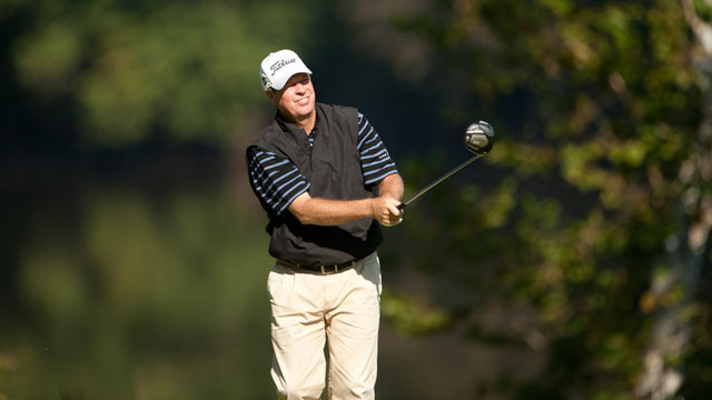 Hanefeld grabs lead after first round of 2011 Southworth Senior PNC