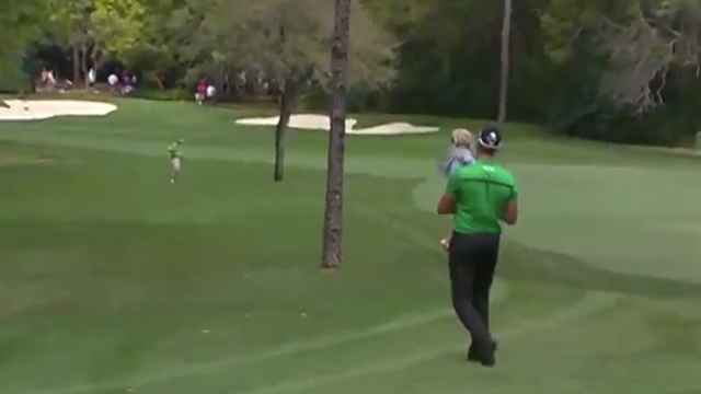 Henrik Stenson's 2-year-old daughter runs on course to give hug