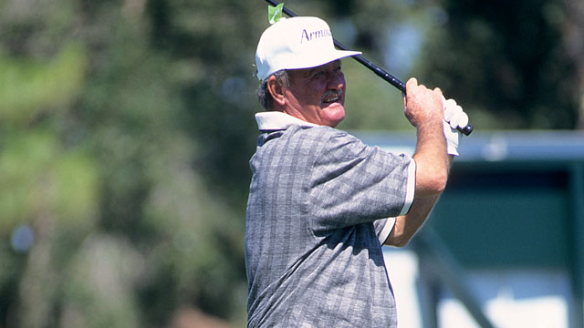 Fun-loving South African golfer Hobday dies at 76