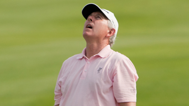 Irwin's final-hole stumble tightens field at Senior PGA Championship