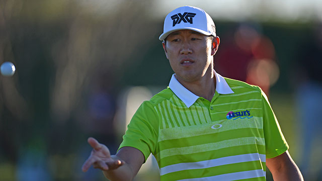 James Hahn holds one-shot lead midway through Phoenix Open