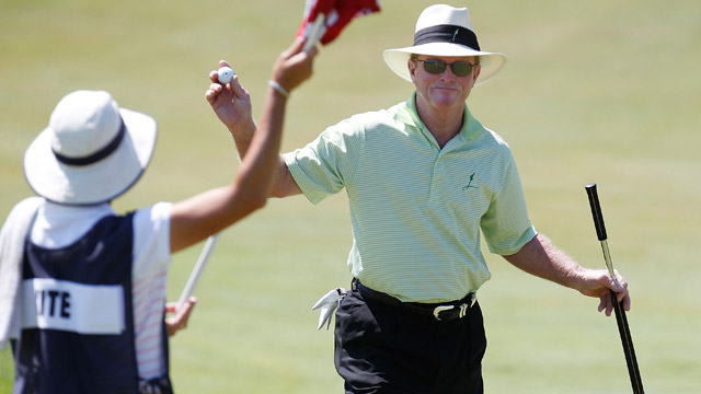 Record-breaking front-nine 28 boosts Kite to Day 1 lead at U.S. Senior Open