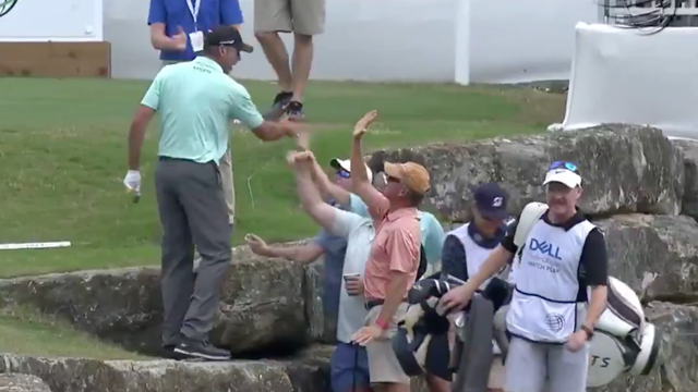 WATCH: Matt Kuchar makes ace, gives ball to kid during Dell Match Play