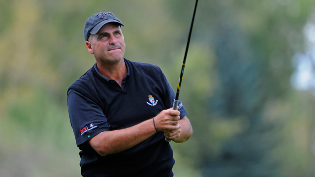 Rocco Mediate leads Shaw Charity Classic by one after two late eagles