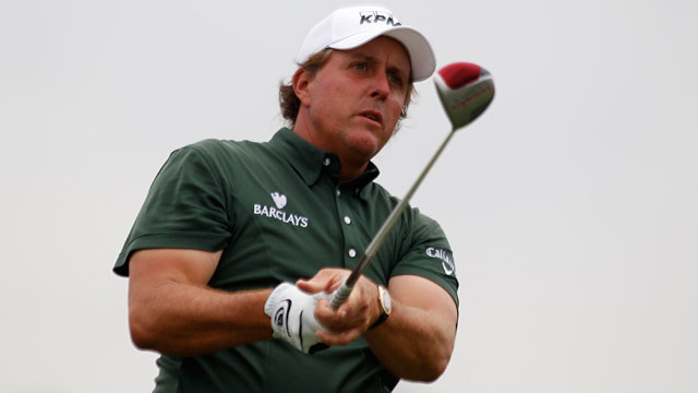 Mickelson ties course record, grabs share of Houston lead with Verplank