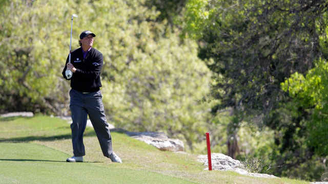Phil Mickelson undefeated and happy to be back in Dell Match Play