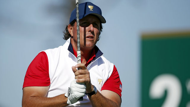 Notebook: Phil Mickelson still loving team events, and proving valuable
