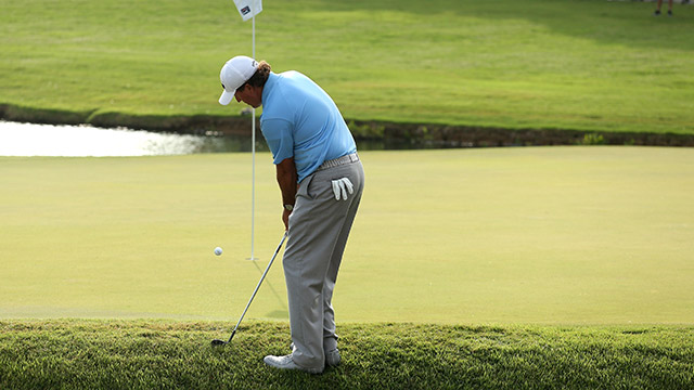 Retief Goosen leads Phil Mickelson by 1 in suspended FedEx St. Jude Classic