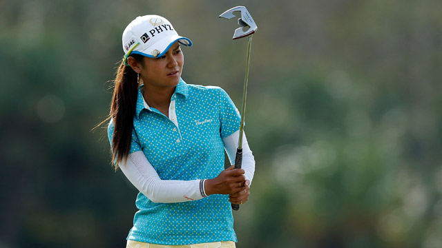 Miyazato takes one-shot lead after second round of LPGA season finale