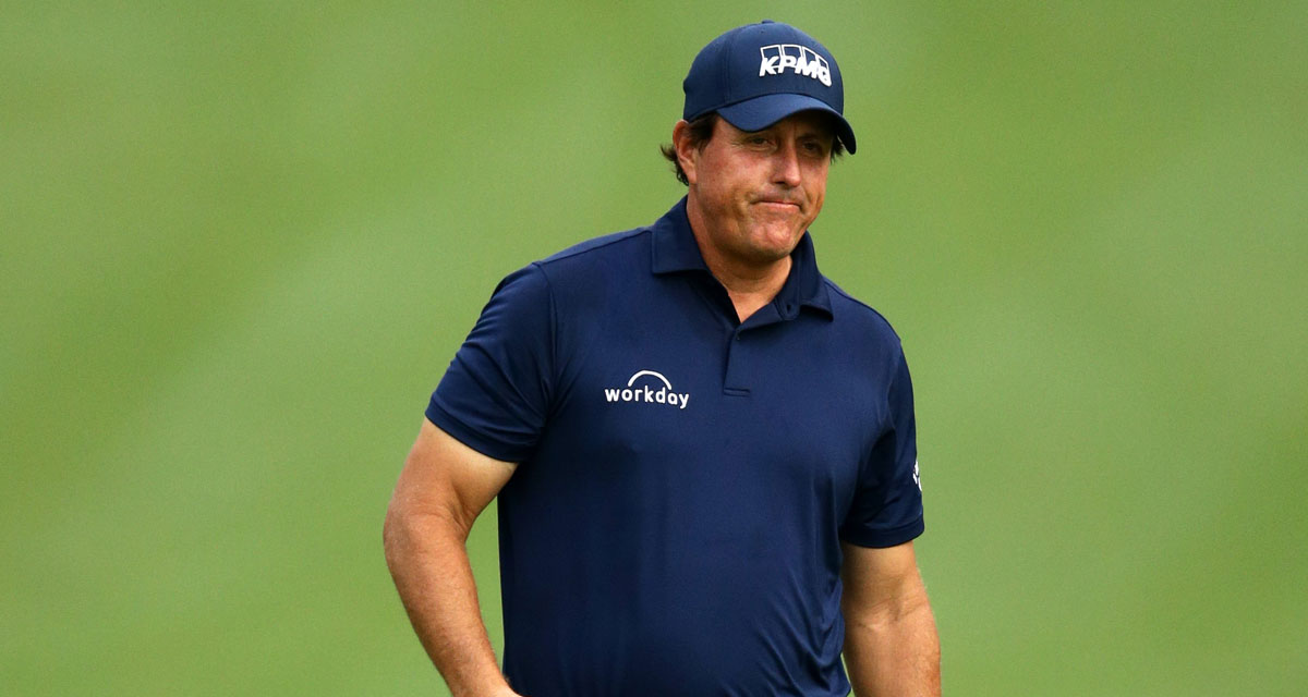 Phil Mickelson struggles during second round of PGA Championship