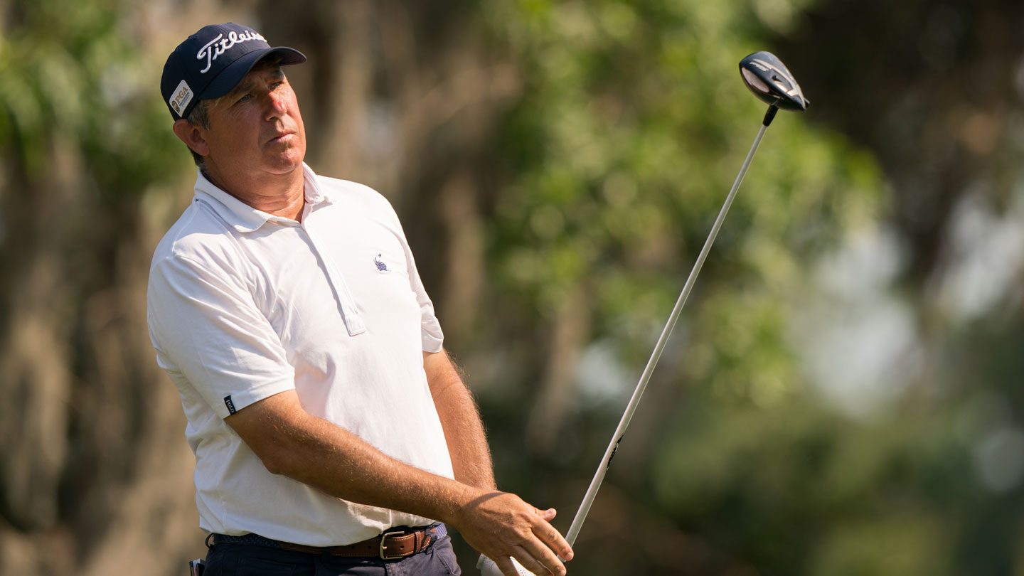 Former champion Ron Philo Jr. fires a 66 to grab lead in the 52nd PGA Professional Championship