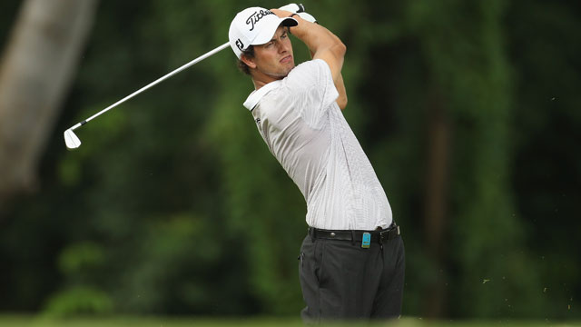 Monday finish in store in Singapore, where Scott leads Poulter by three