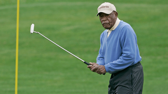 Charlie Sifford hailed by Tiger Woods and others for breaking golf barriers