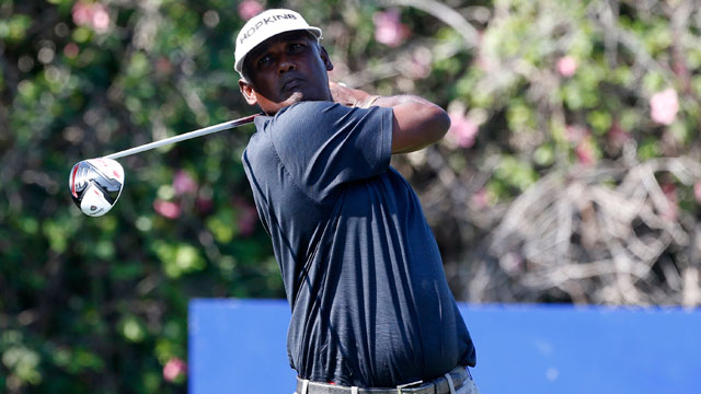 Vijay Singh, 52, among five tied for lead after first round of Sony Open