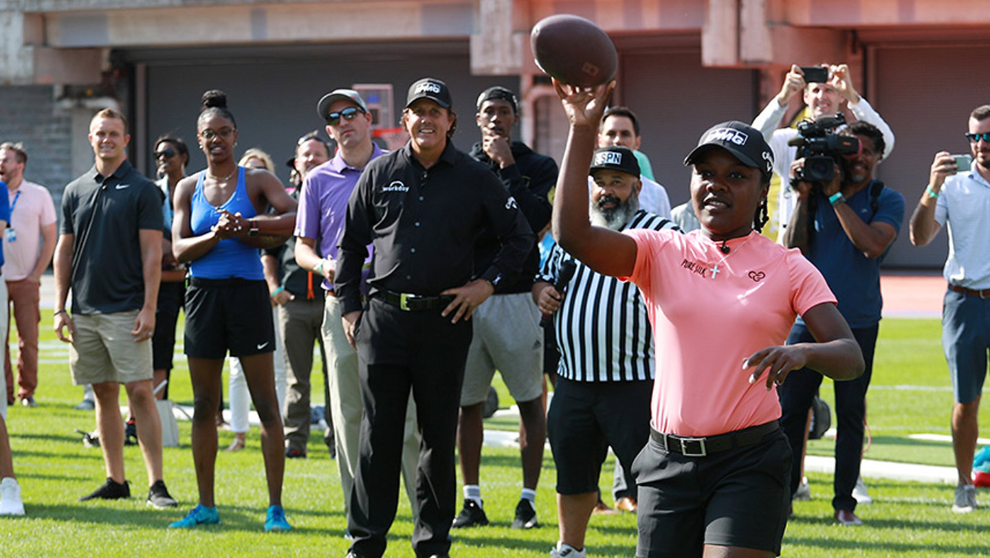 Phil Mickelson, Mariah Stackhouse find multi-sport comfort at KPMG Windy City Skills Challenge at Soldier Field 