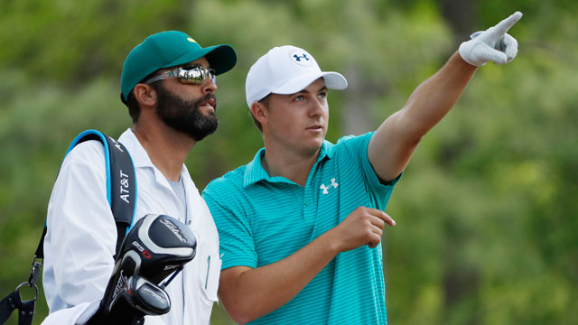 Jordan Spieth leads Masters, picking right up where he left off in 2015