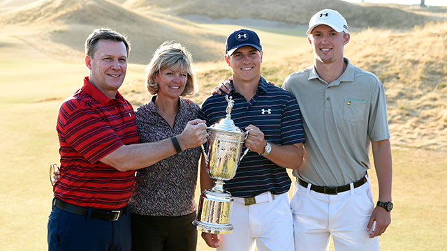 Spieth, father Shawn relish U.S. Open on Father's Day 