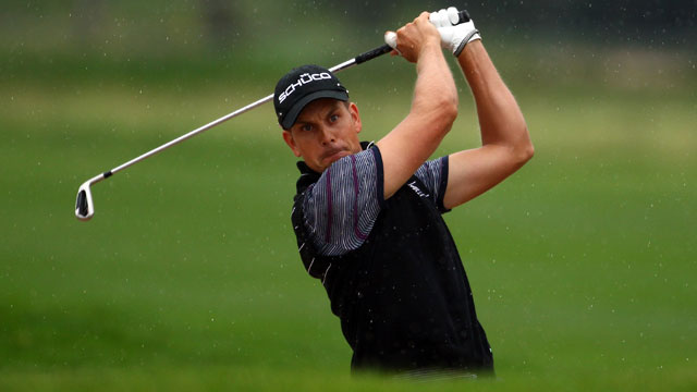 Stenson outduels rain to lead by one at BMW International Open