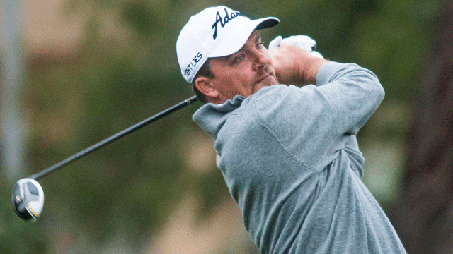 Nicholas Thompson leads Farmers Open, Woods out with back injury