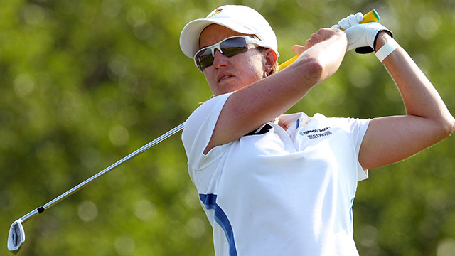 Karrie Webb leads Angela Stanford by one stroke at HSBC Singapore