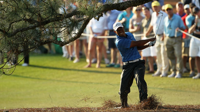 Woods to miss a few weeks while recovering from Masters knee injury