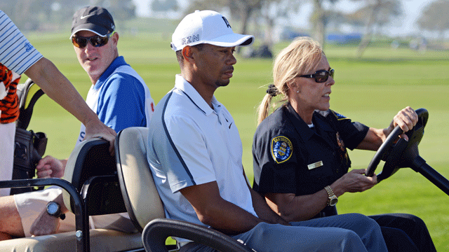 Tiger Woods withdraws from Farmers Open with back injury