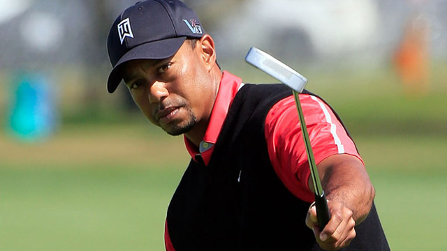 Woods withdraws from pal Begay's charity event, citing his aching back